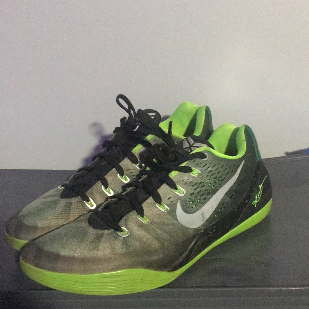 Kobe 9 “Gorge Greens” size 12, used condition but still great condition!